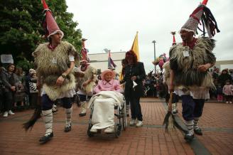 Vicenta Irurita, 106 años, se da una fiesta en la Txantrea