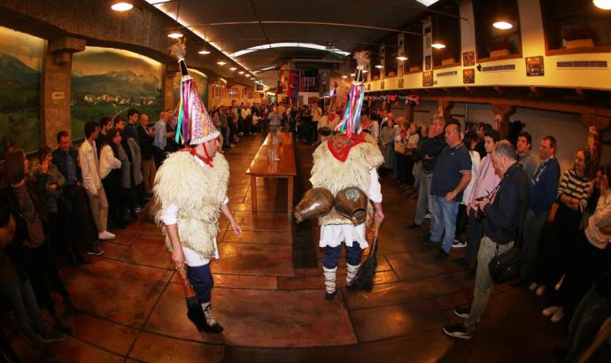 El txotx tardo de la sidrera Kalean Gora de Pamplona, “la ltima patada al bicho”