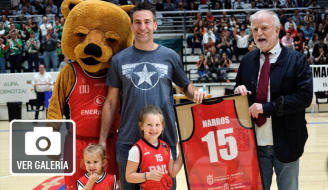 Cariñoso homenaje a Iñaki Narros