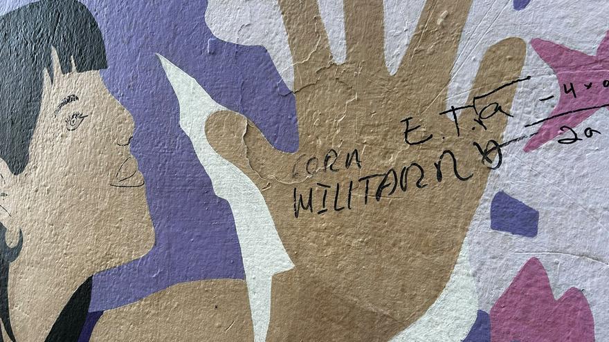 El mural de arte urbano de la calle Verjas de Tudela, vandalizado